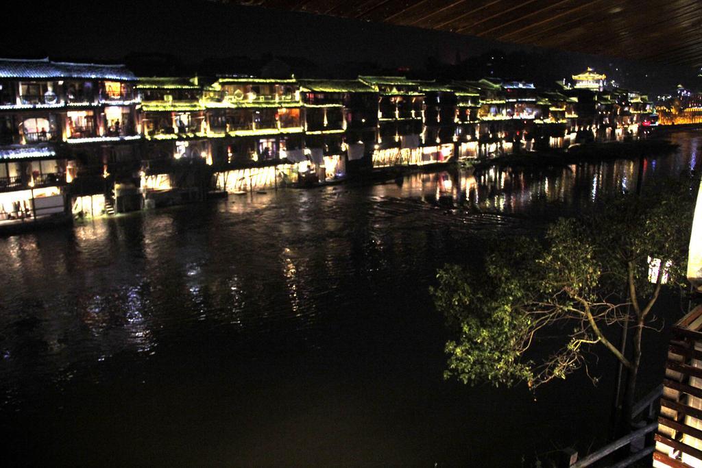 Fenghuang 1St Apartment Εξωτερικό φωτογραφία