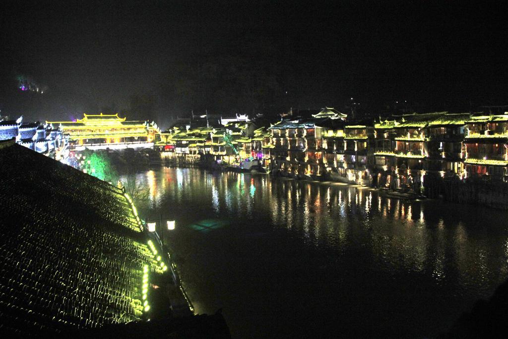 Fenghuang 1St Apartment Εξωτερικό φωτογραφία