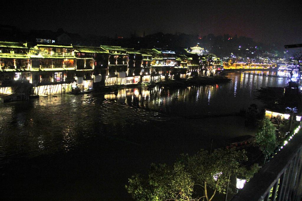 Fenghuang 1St Apartment Εξωτερικό φωτογραφία